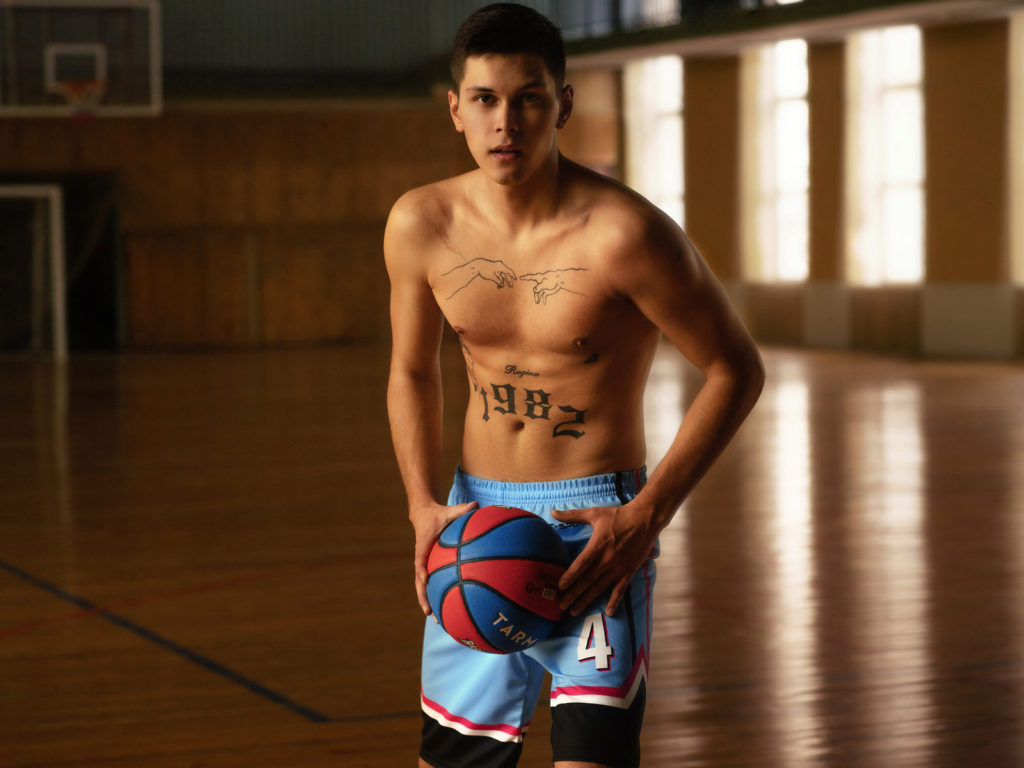 Sexy twink cam model Floyd Swan playing basketball shirtless